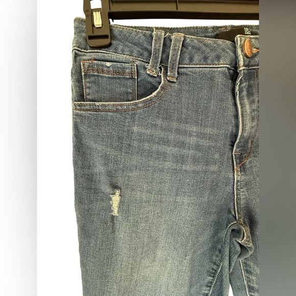 1822 Denim Distressed Blue Ankle Jeans Women’s Size 12 - Picture 9 of 12
